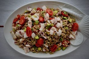 Insalata di grano saraceno e calamari